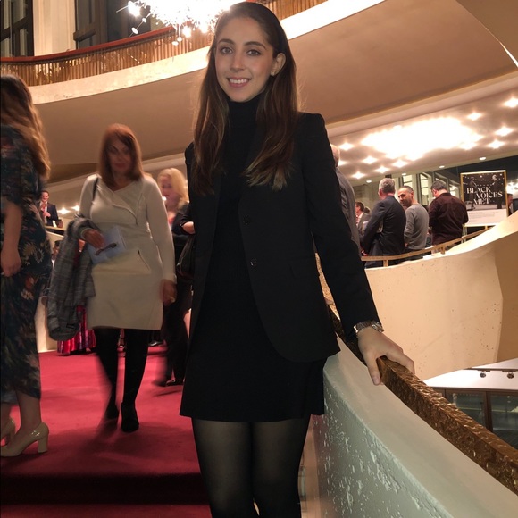 Meet your Posher, Chloe - Picture 8 of 8